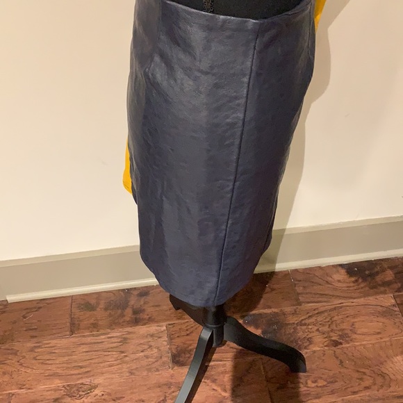 Colorblock leather mini skirt - Picture 4 of 5